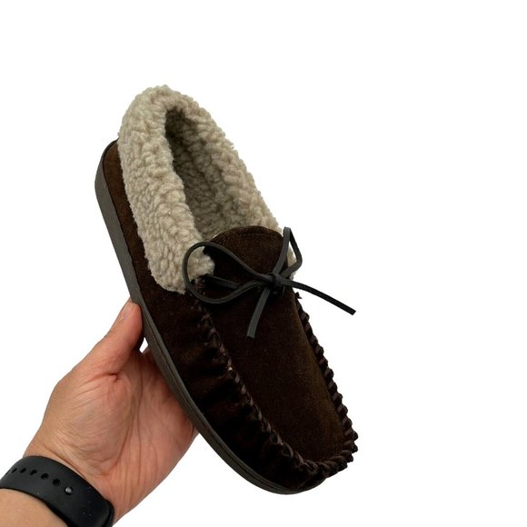 Minnetonka Mens Moccasin Slippers Size 10 Chocolate Suede Upper Faux Fur Lining - Picture 2 of 16